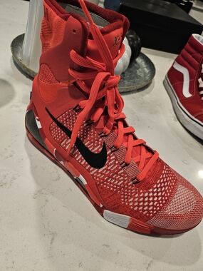 Nike Red High-Top Basketball Christmas Nike Kobe 9 Elite Protro